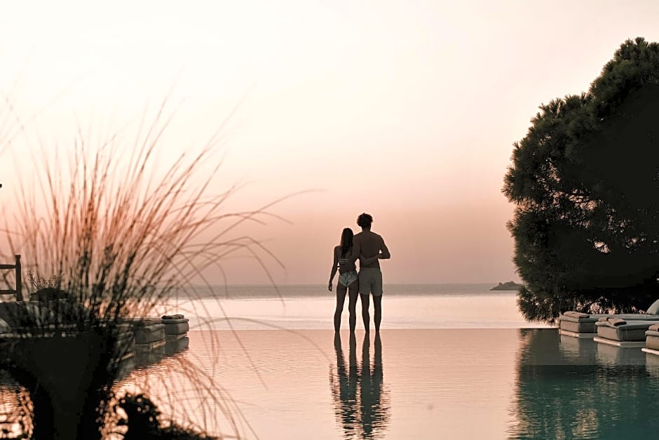 Perios Beach House - Adults Only