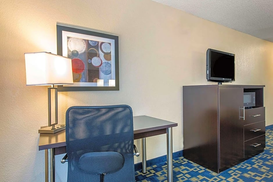 Comfort Inn & Suites Near Universal Orlando Resort-Convention Ctr