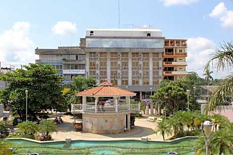 May Palace Hotel 