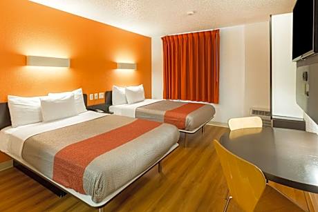 Quadruple Room - Disability Access - Roll in Shower