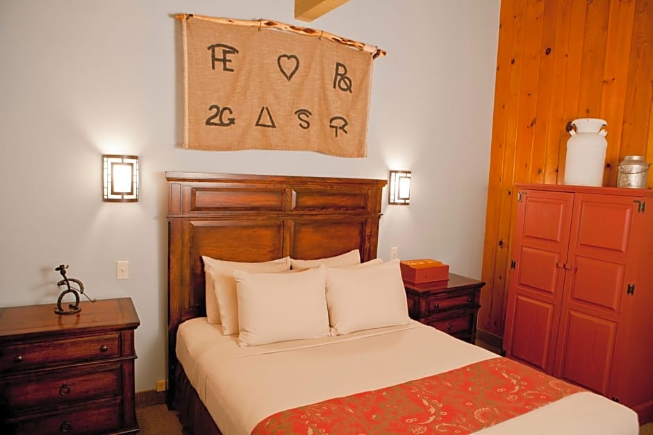 Dude Rancher Lodge
