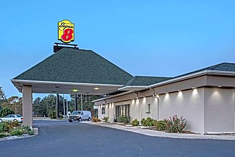 Super 8 by Wyndham Dunn