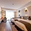 Howard Johnson by Wyndham Life ZhuoYuan Ningbo