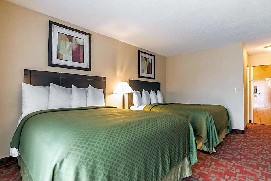 Photo 1 of 6 of 2 Queen Beds