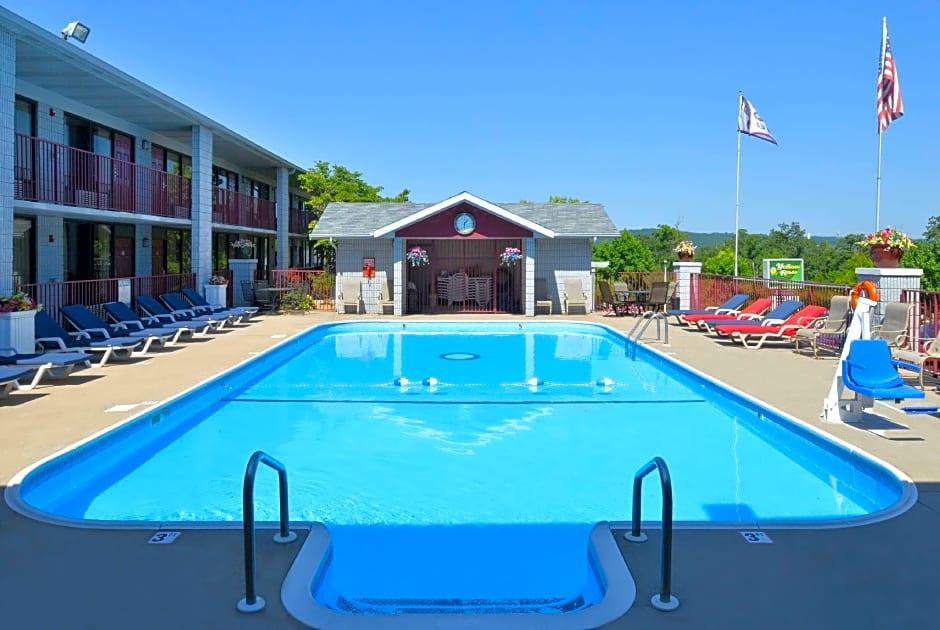 Ramada By Wyndham Branson
