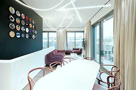 The Garden Suites by Suite030