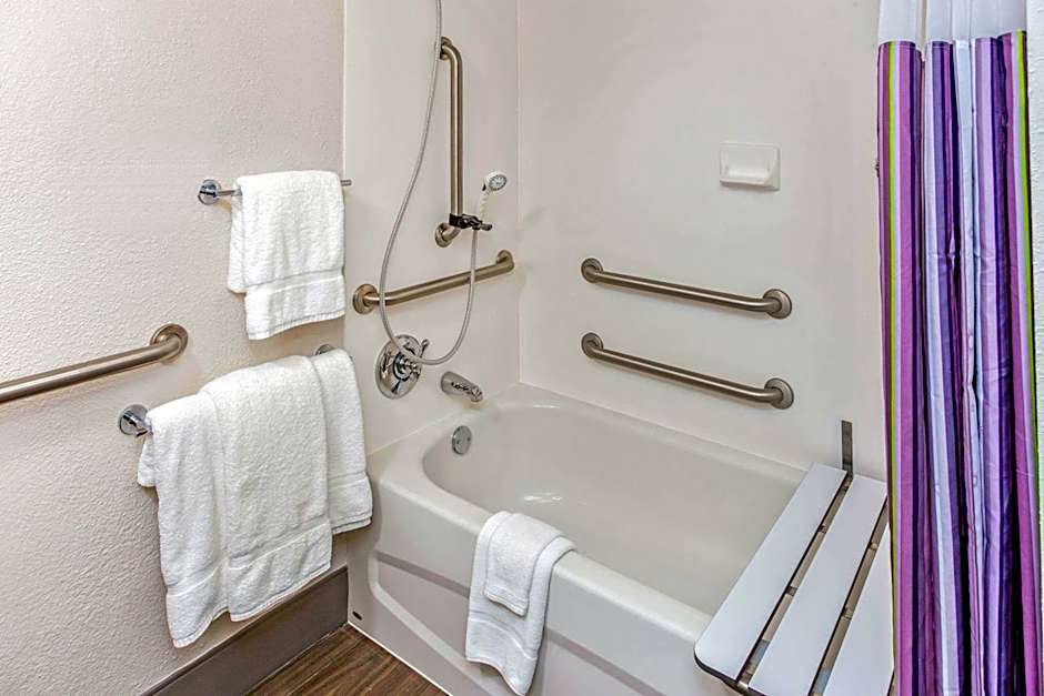 La Quinta Inn & Suites by Wyndham Lubbock West Medical Center