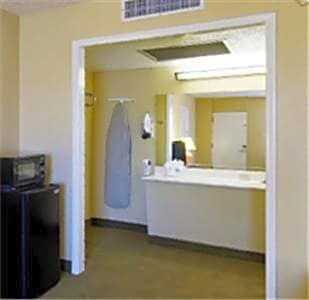 Americas Best Value Inn & Suites Conway