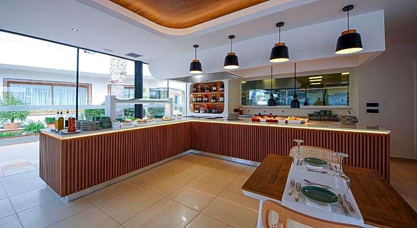 Lavris Hotels