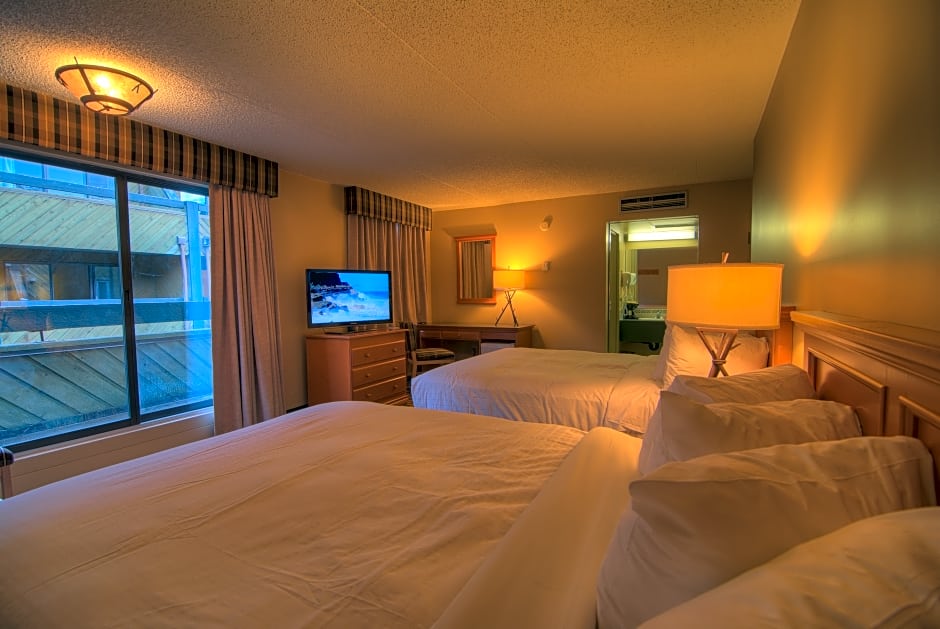 Hotel Canoe and Suites