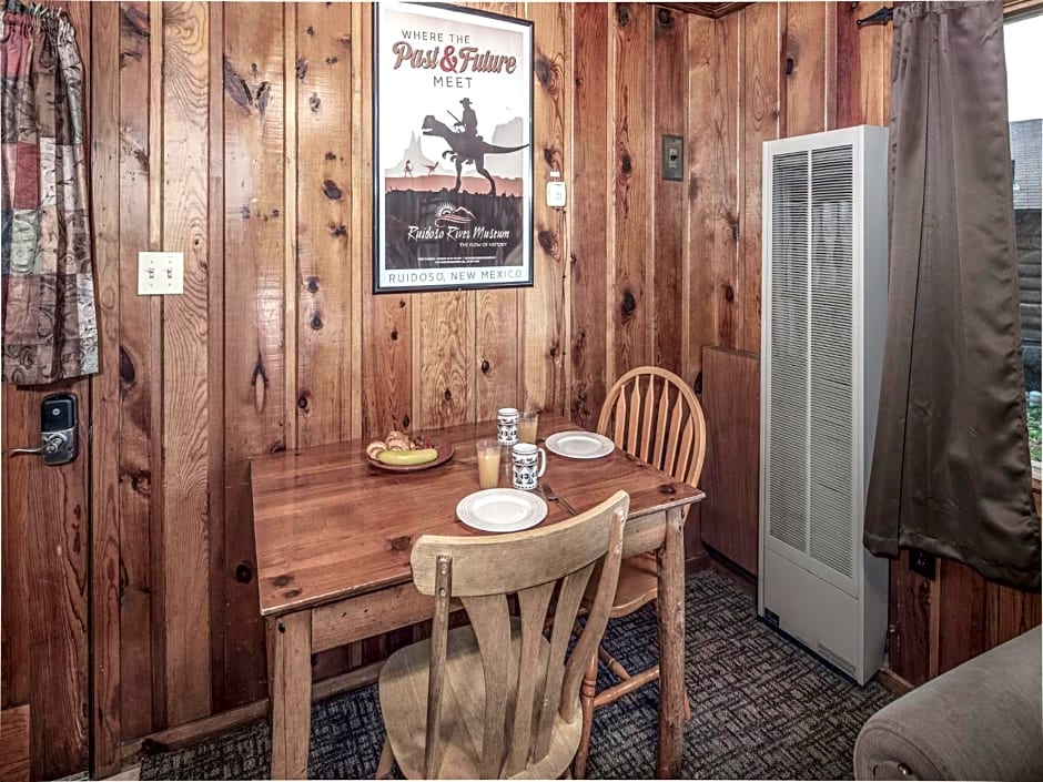 Apache Village 10, King Studio, Midtown, Sleeps 2