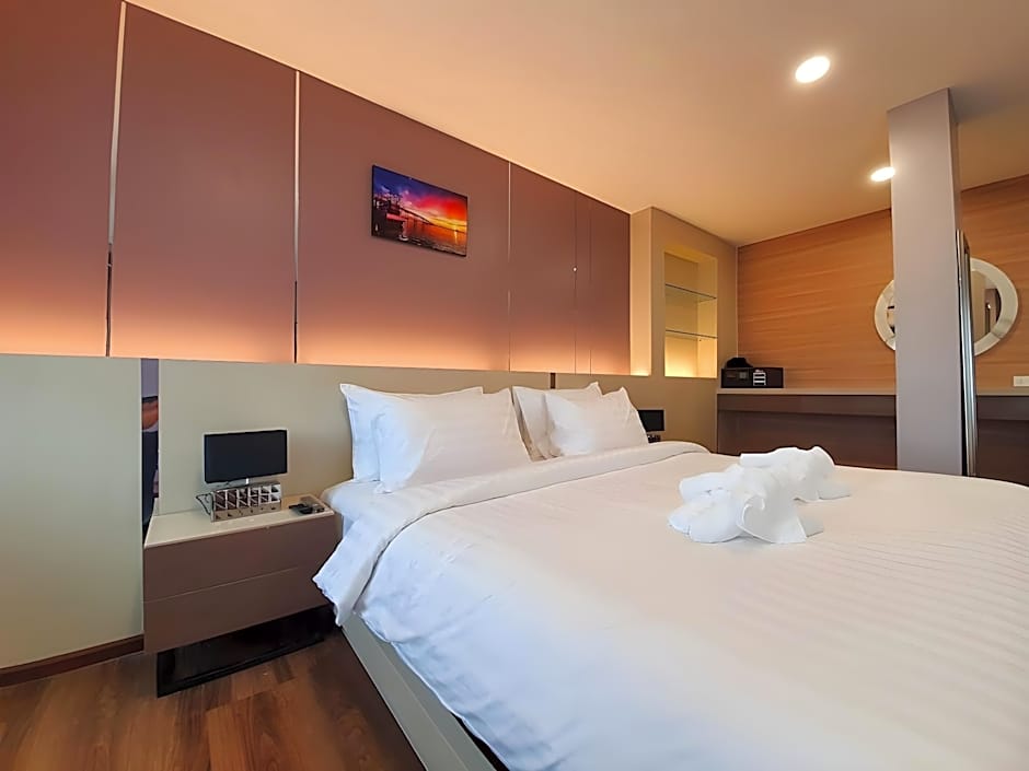 USABAI Riverside Boutique Hotel