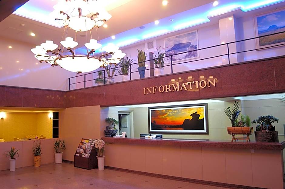 New Manhattan Tourist Hotel