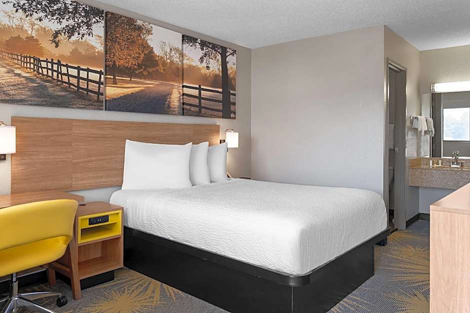 Days Inn by Wyndham Cloverdale Greencastle