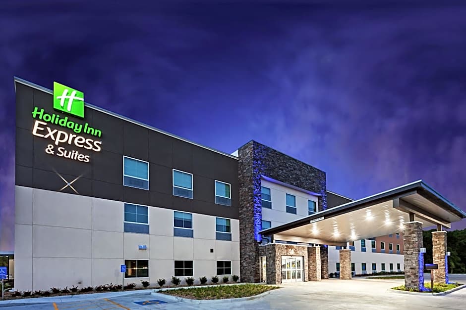 Holiday Inn Express & Suites Coffeyville By IHG