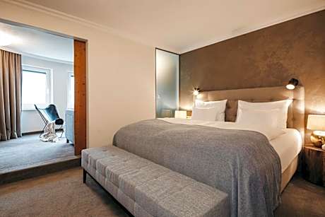 Suite with Mountain View