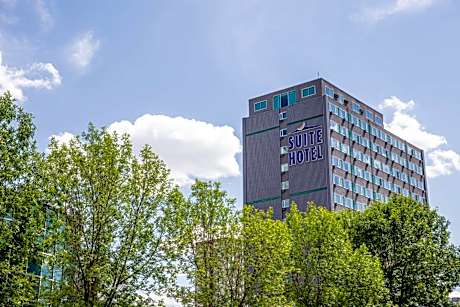 Campus Tower Suite Hotel