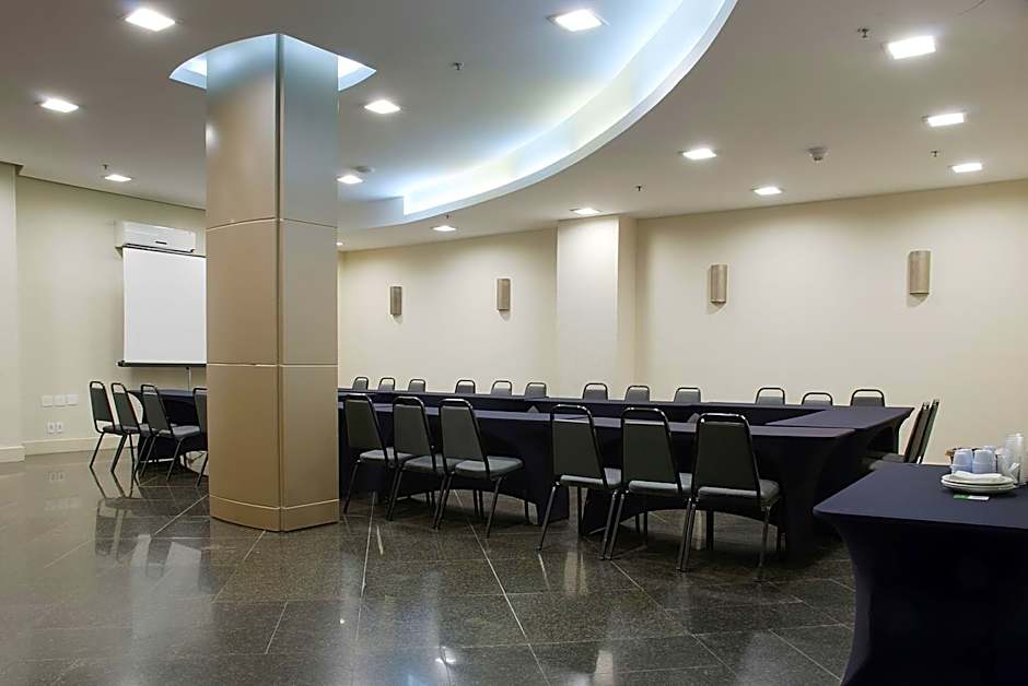 Master Porto Alegre Hotel - Av Carlos Gomes, Proximo ao Consulado Americano