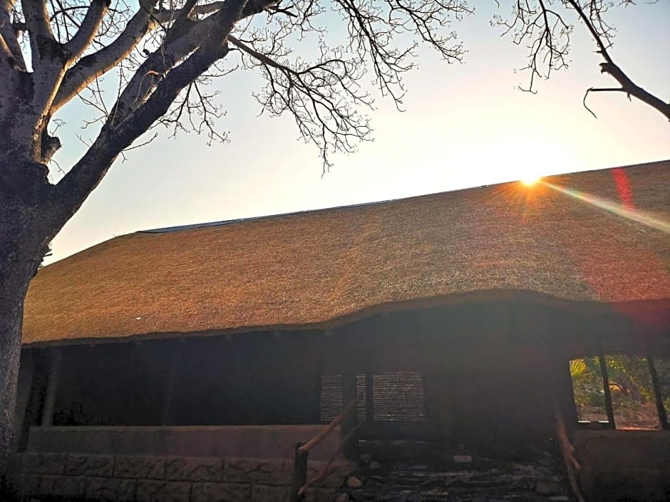 Nthakeni Bush & River Camp