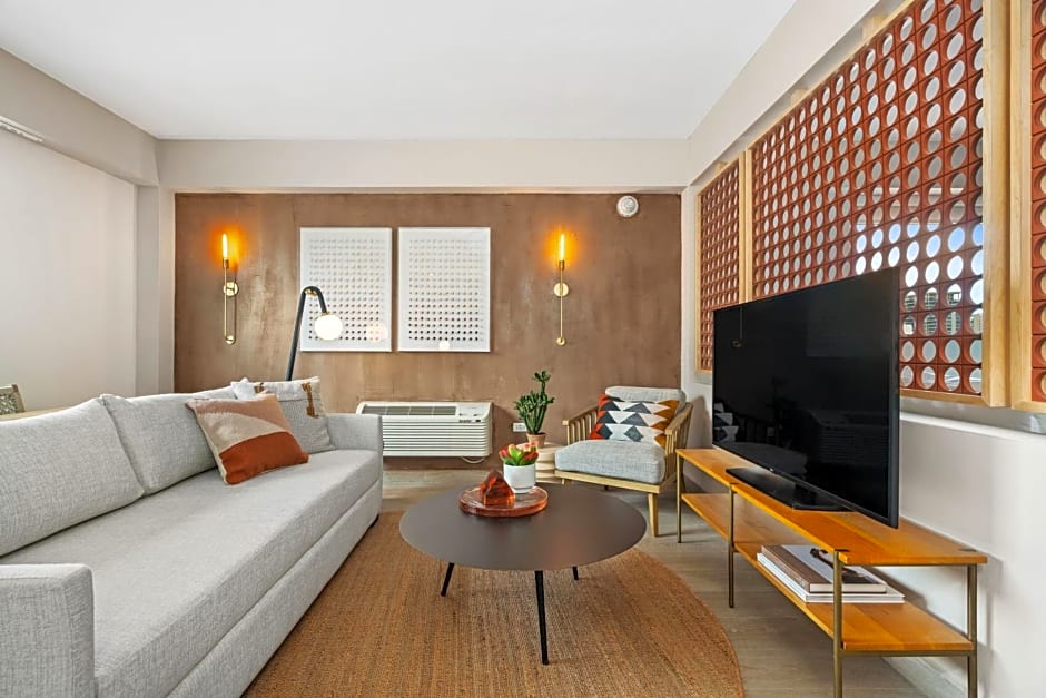 HiBird- Apartment and Suites Hotel