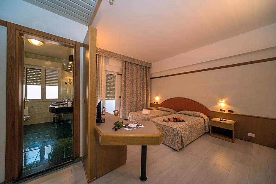 New Petit Hotel