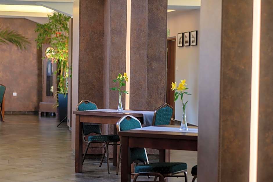 Centrum Restauracyjno-Hotelowe Florres