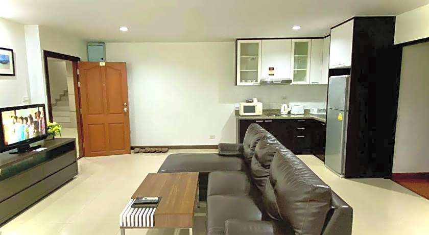 14 Place Sukhumvit Suites
