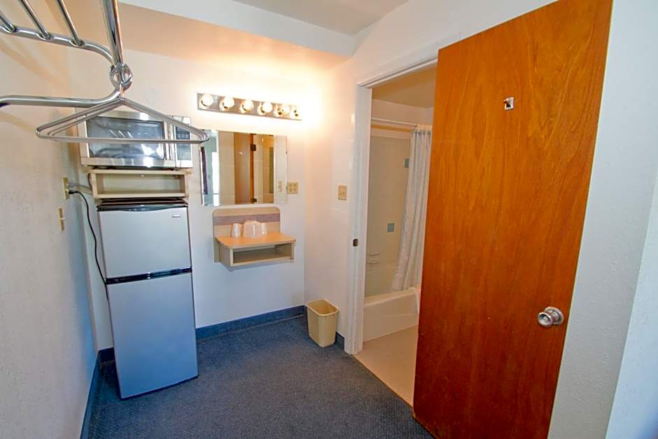 Brooks St. Motor Inn