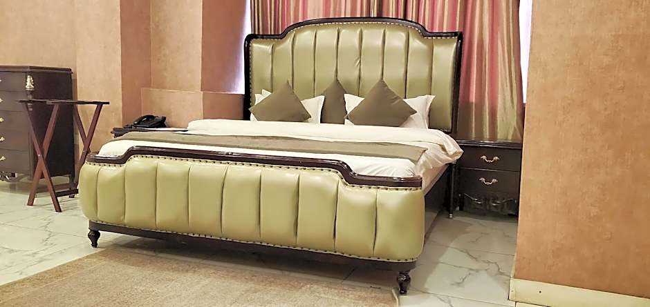 The Palms Hotel By Laterre