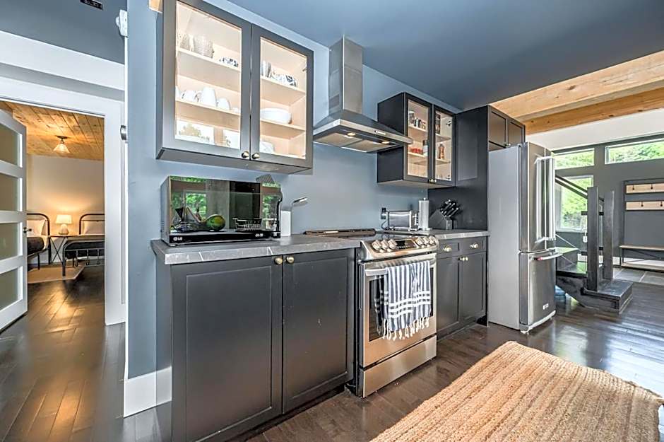 Luxury Tobermory Retreat Modern Home Hot Tub