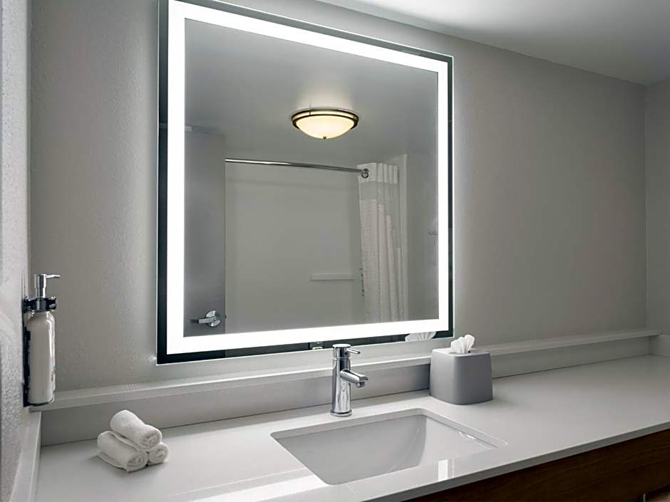 Holiday Inn Express Indianapolis Airport By IHG