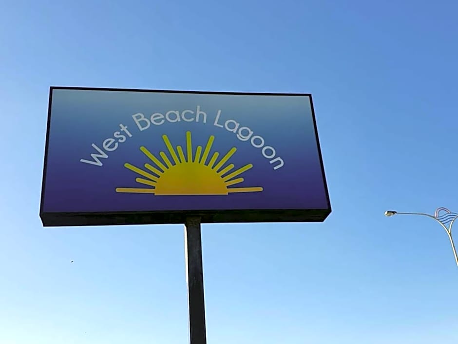 Coastal Salty Air 2bedrm 2bath W Ocean Views!