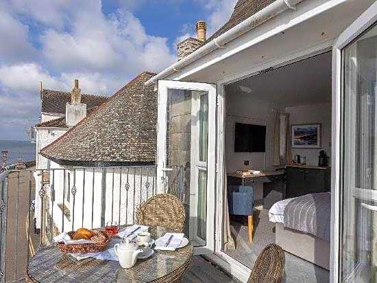 Ship and Castle Hotel