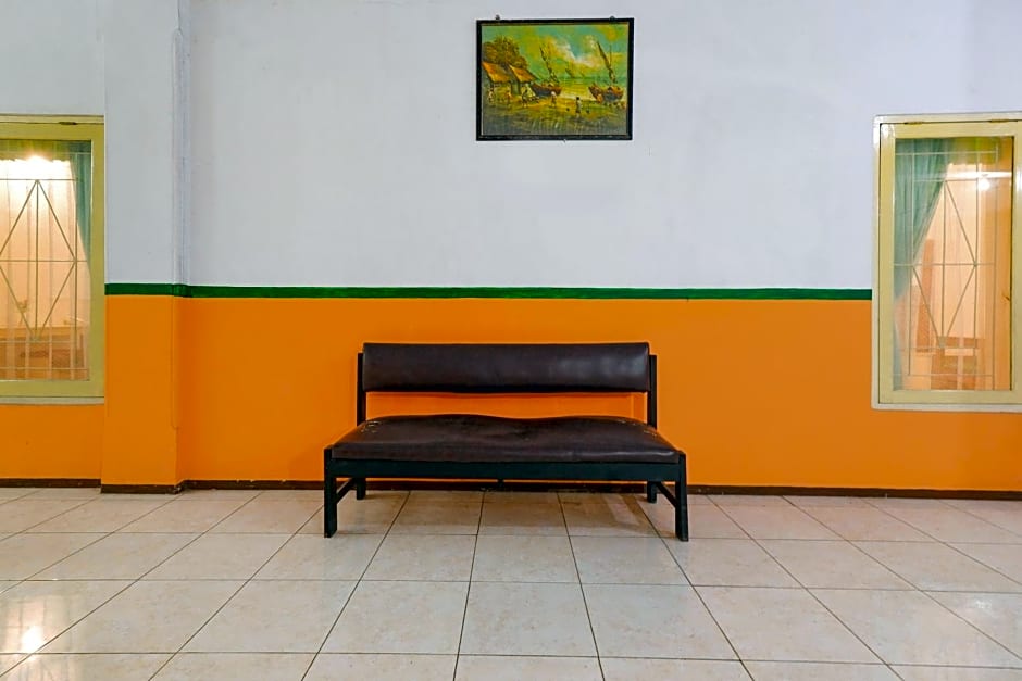 SPOT ON 2865 Sartika Inn Pati