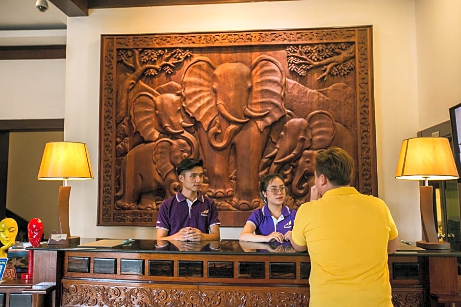 Seasons Riverside Hotel