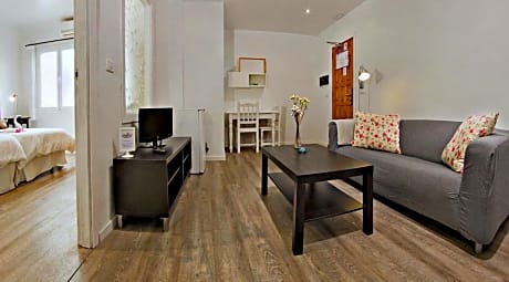 Two-Bedroom Apartment (4 Adults)