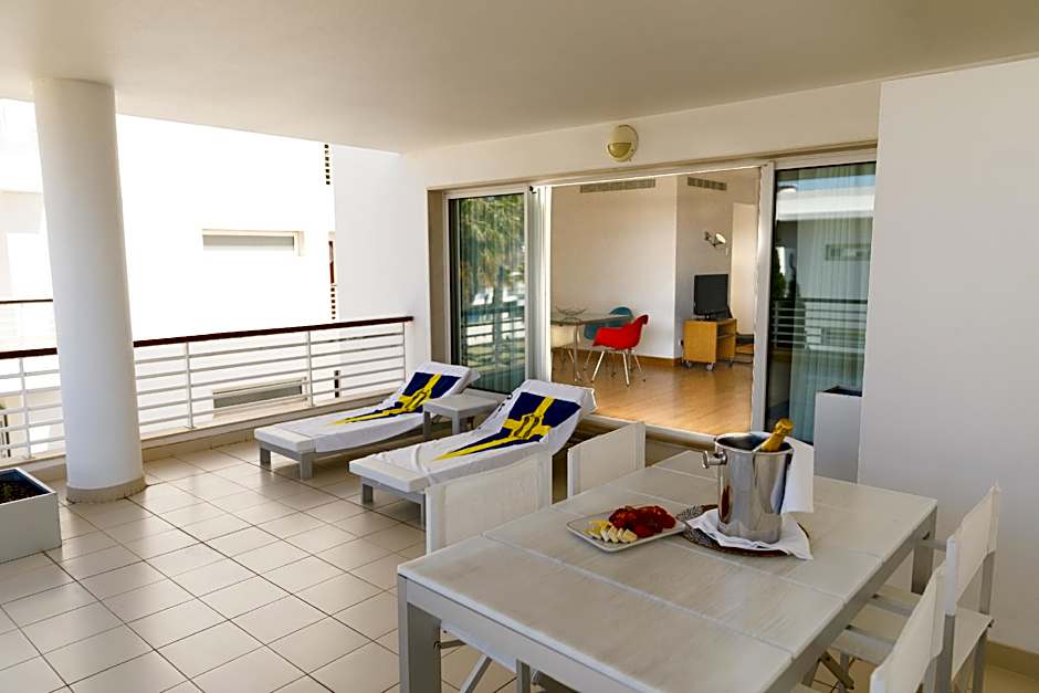 Marina Club Suite Hotel