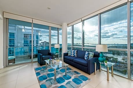 Deluxe One-Bedroom Apartment - Bay View High Floor