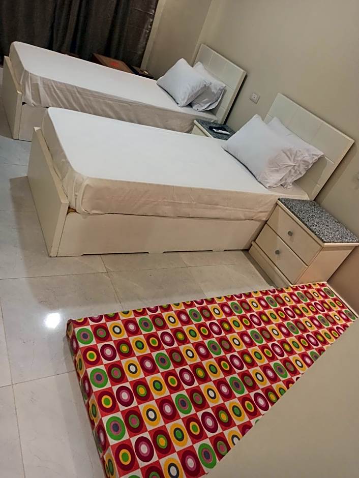 Unique Apartment by the sea, between Hilton and four seasons in the heart of Alexandria, no view