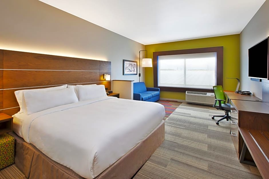 Holiday Inn Express and Suites South Hill By IHG