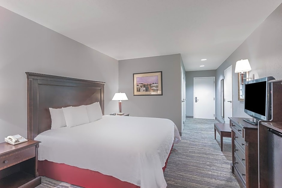 Hampton Inn & Suites Newark-Harrison-Riverwalk