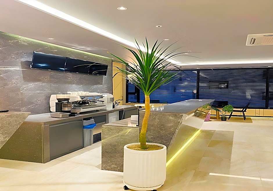 Hotel One