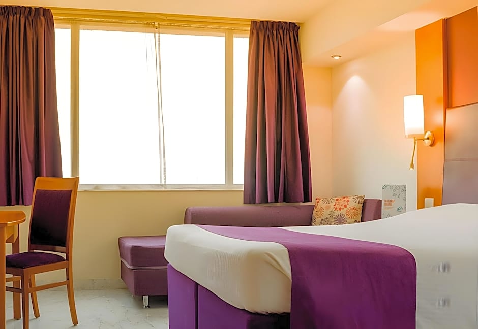 Caspia Hotel New Delhi Shalimar Bagh