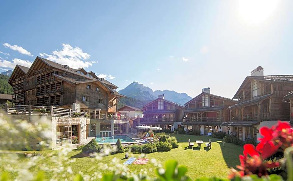 Post Alpina - Family Chalets Dolomites