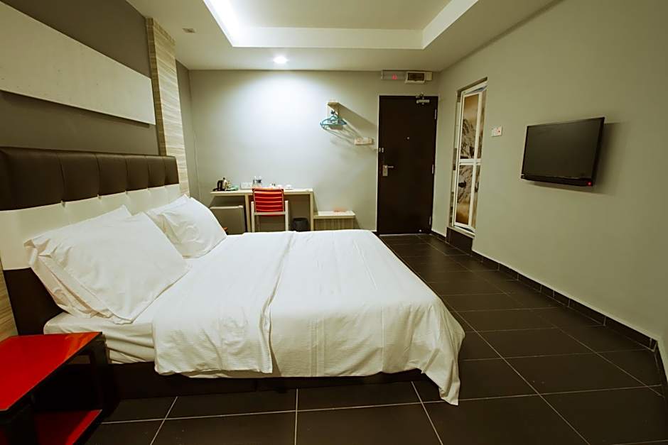 Photo 1 of 4 of Deluxe 1 King Bed