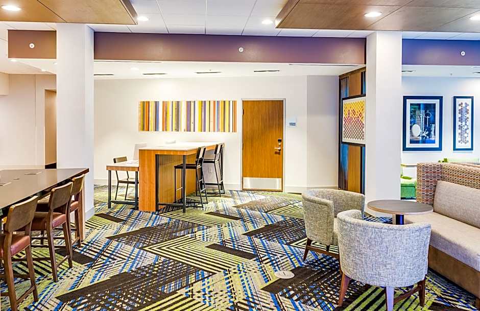 Holiday Inn Express & Suites Russellville By IHG