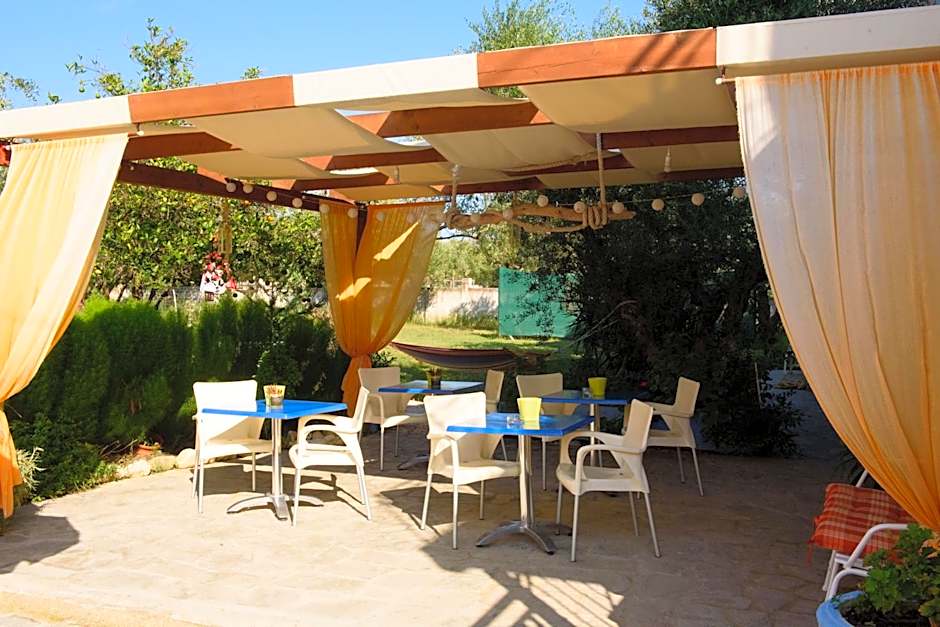 Tsolakis Studios & Apartments