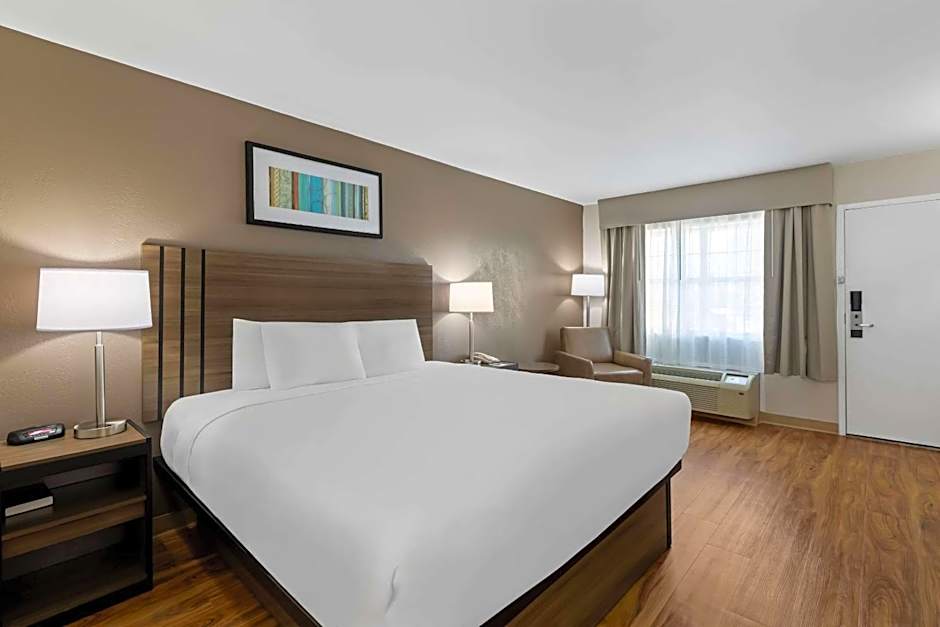 Quality Inn Fayetteville Near Historic Downtown Square