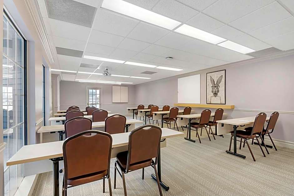 Sonesta ES Suites Dulles Airport