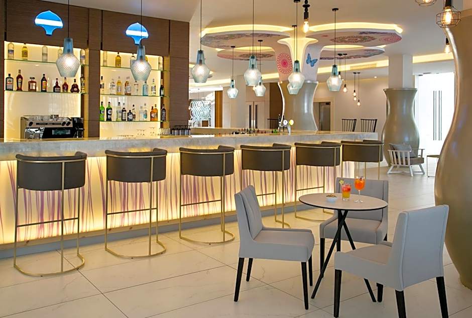 Vangelis Hotel & Suites